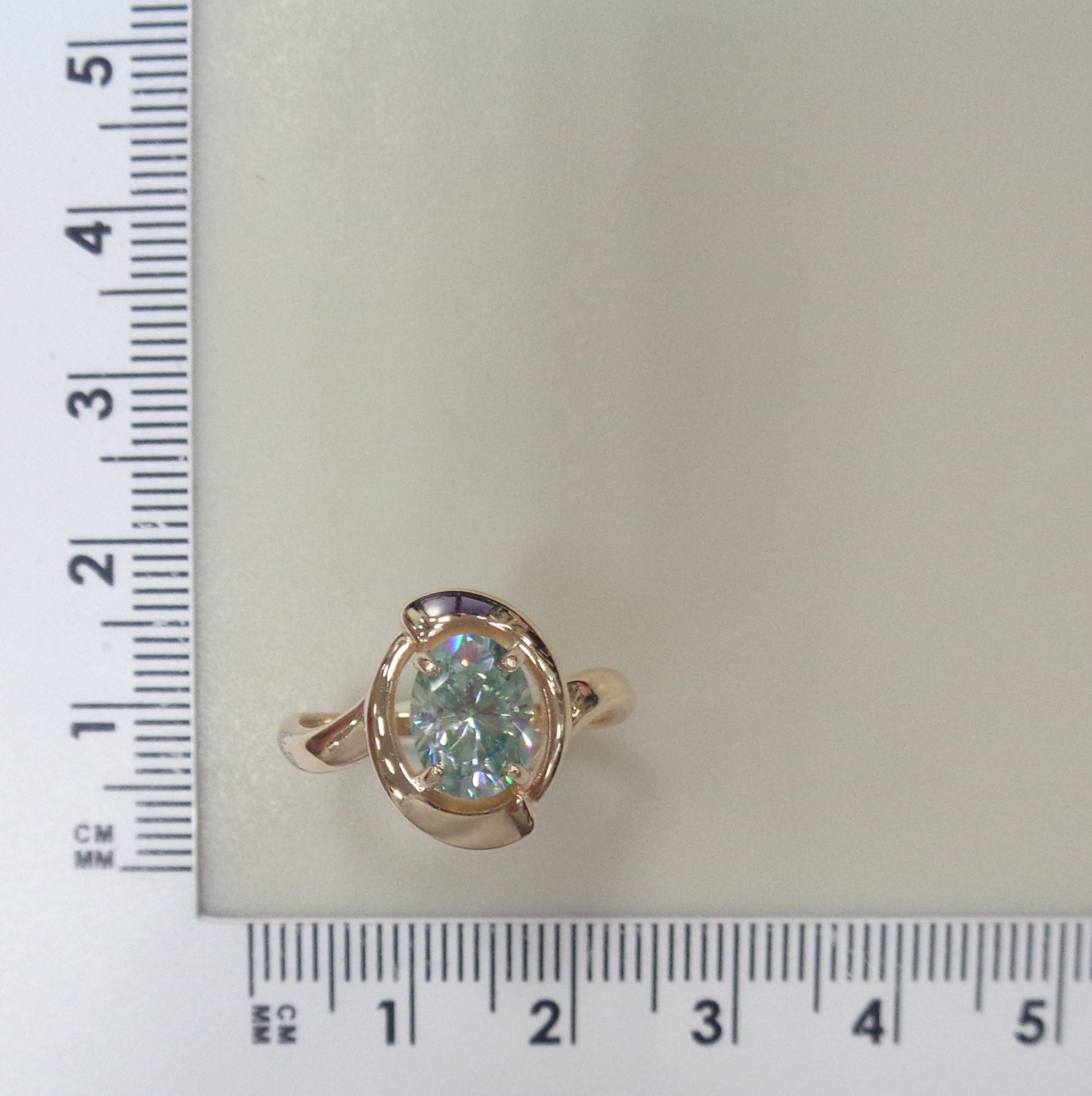 Серебряное кольцо с муассанитом Параиба